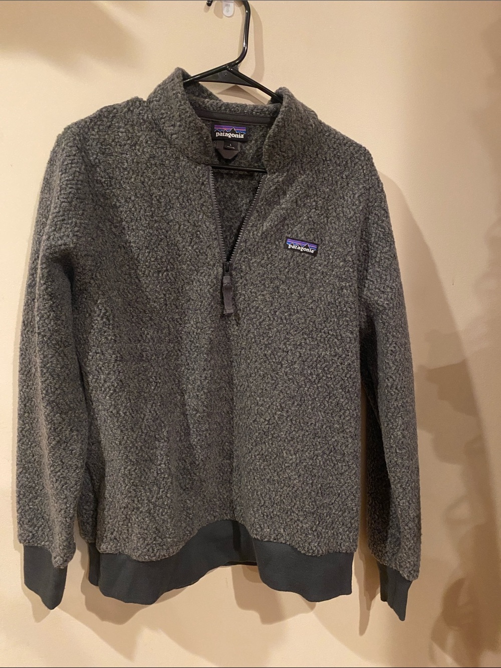 NWOT Patagonia Womans Charcoal Gray Quarter-Zip Fleece Pullover